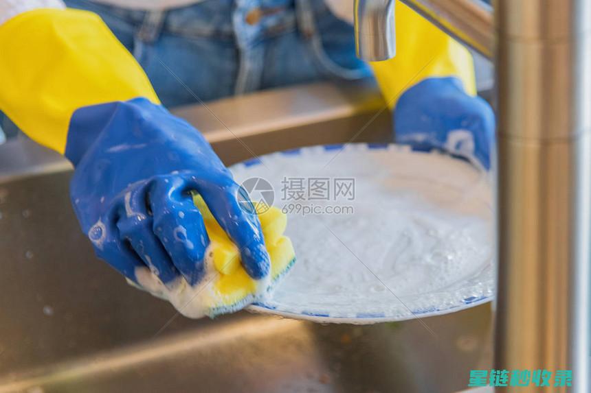 厨房清洁小助手 | 如何快速清洁微波炉 (厨房清洁小助手怎么用)