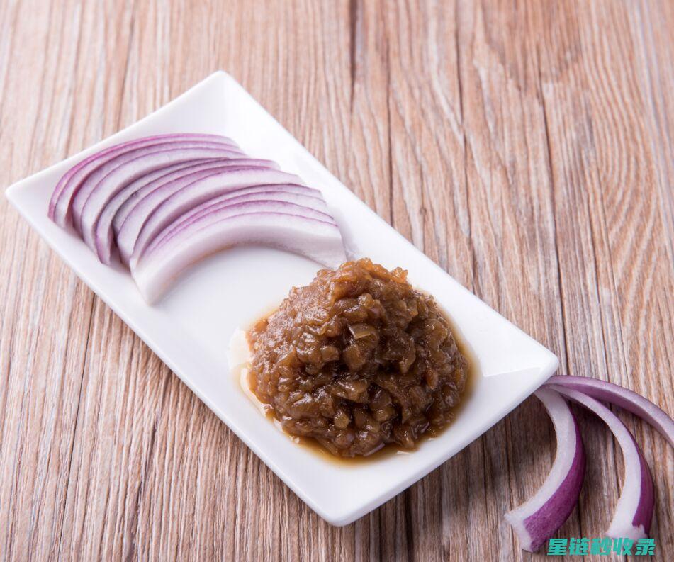 快速切洋葱丁：让你的菜肴更美味 (快速切洋葱丁的方法)